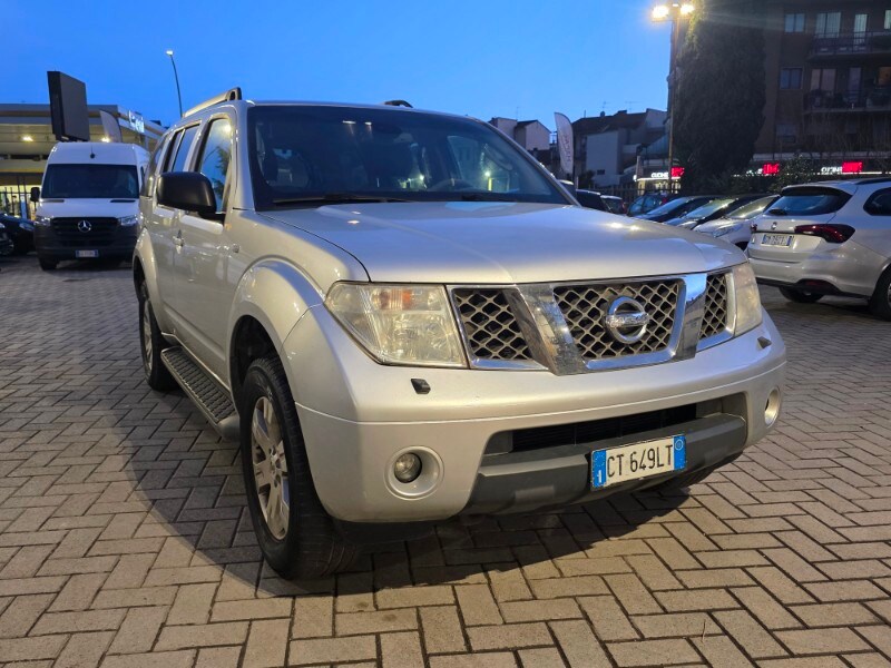 Foto NISSAN Pathfinder